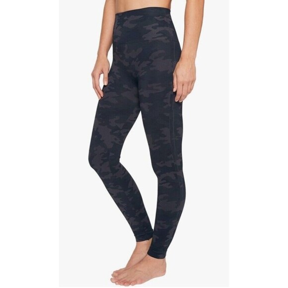 Spanx (Large) Leggings Look At Me Now Seamless Womens Black Camo FL3515 Workout - Picture 1 of 10